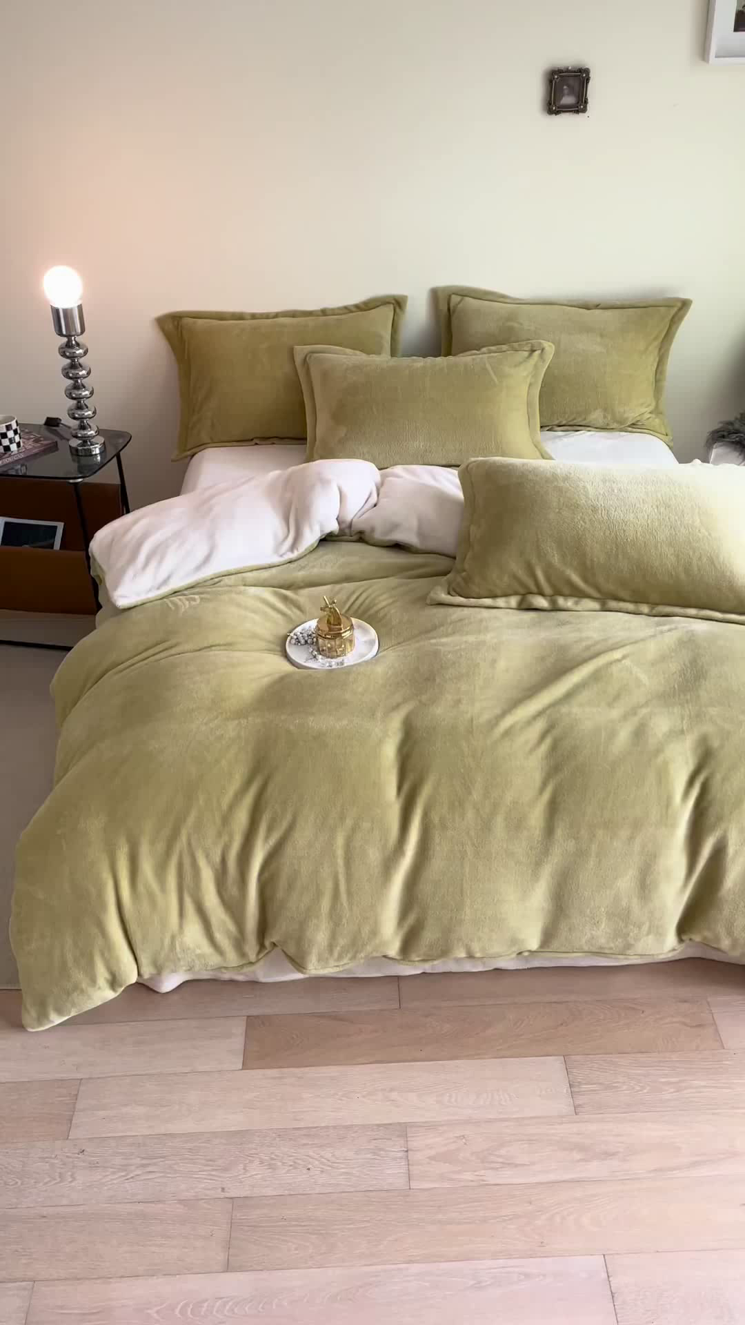 91家纺网 家纺一手货源 找家纺 兰紫橙家纺 2025新款双面绒纯色双拼牛奶绒四件套 奶油黄+米白