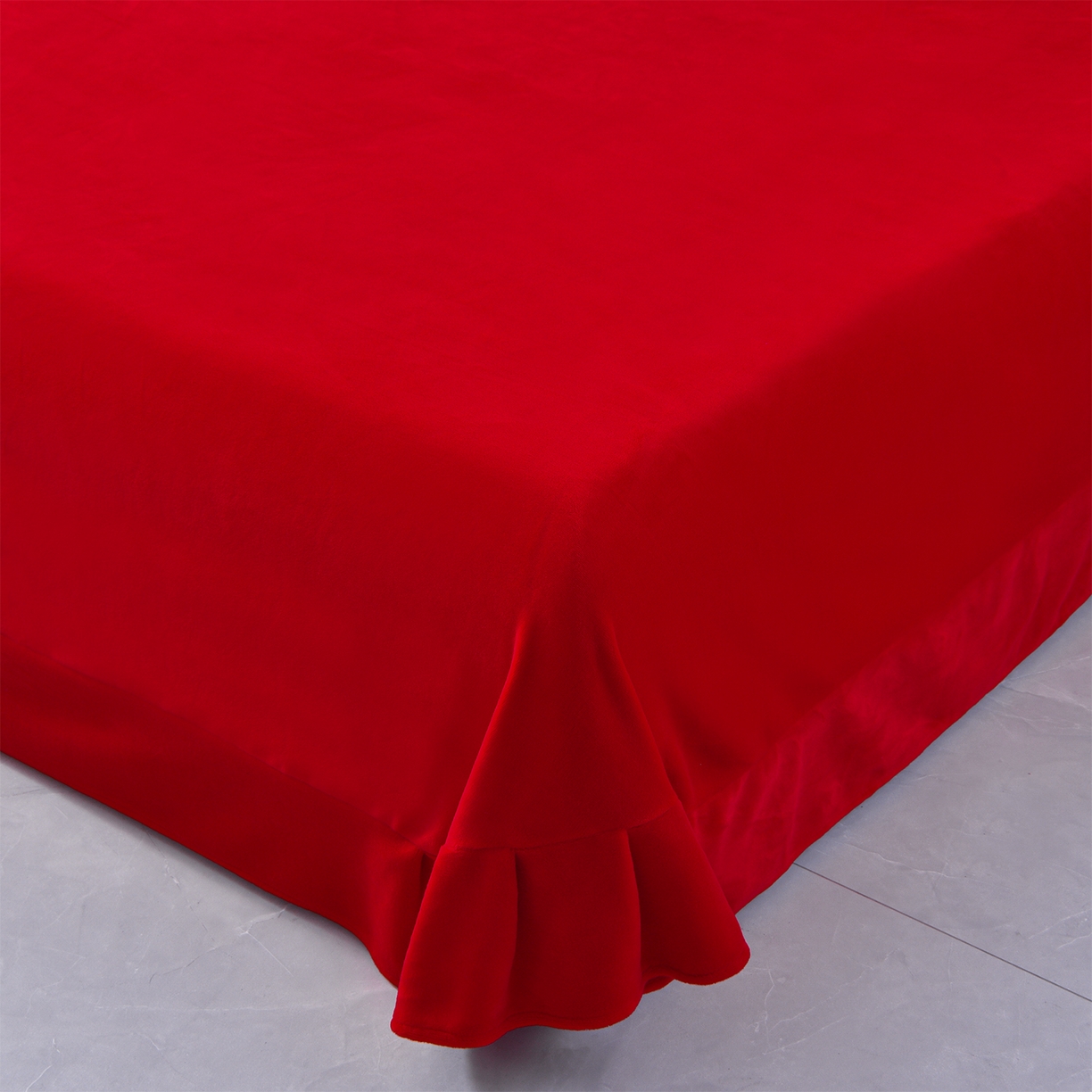 91家纺网 家纺一手货源 找家纺 苏迪网销供货 2025新款牛奶绒四件套A类高克重全消光雕花一字绣工艺款 百合-大红