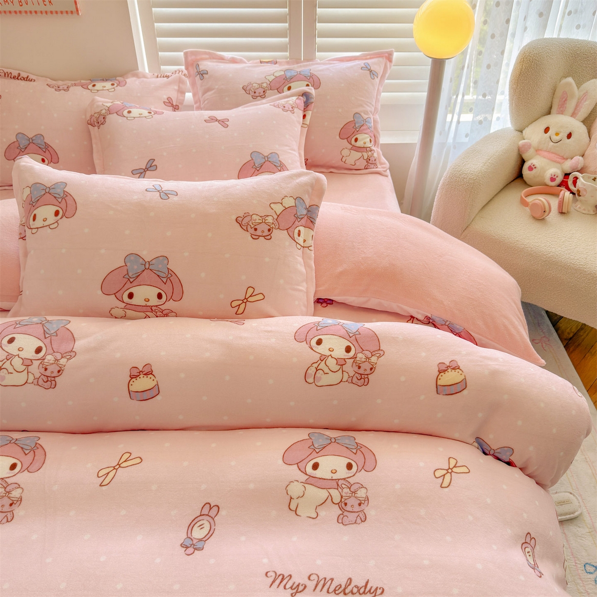 91家纺网 家纺一手货源 找家纺 名兮家居 2025新款经典奥特曼-三丽鸥高克重牛奶绒四件套 点点美乐蒂