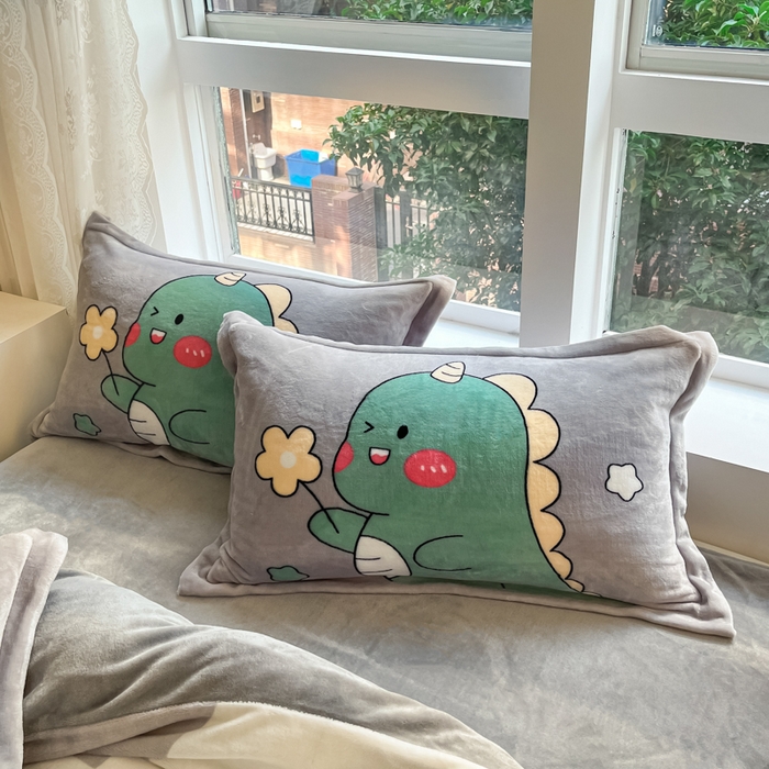 91家纺网 家纺一手货源 找家纺 喜梦缘 2025年新款大版小版卡通牛奶绒四件套 梦龙宝贝