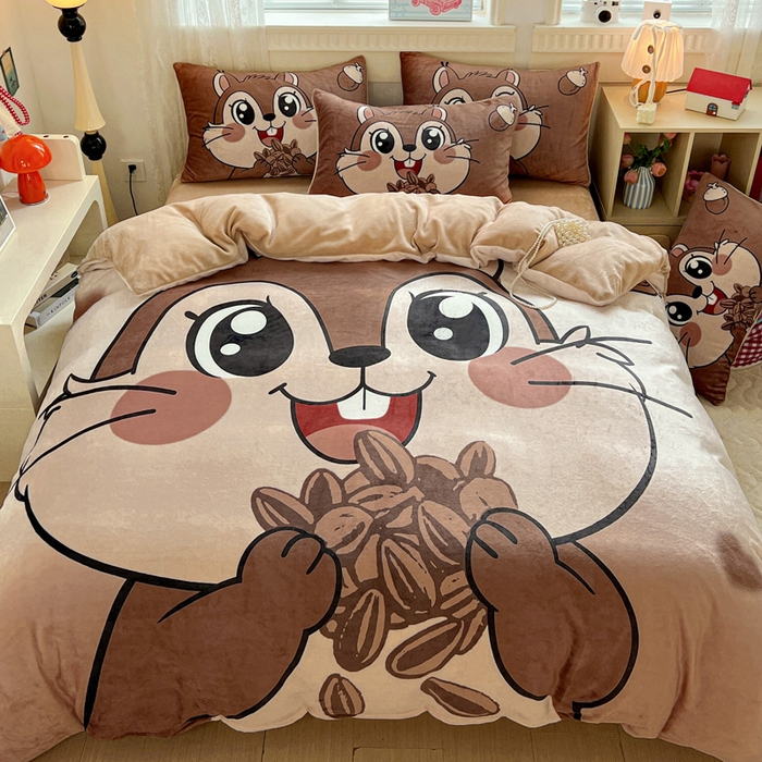 91家纺网 家纺一手货源 找家纺 喜梦缘 2025年新款大版小版卡通牛奶绒四件套 松鼠宝宝