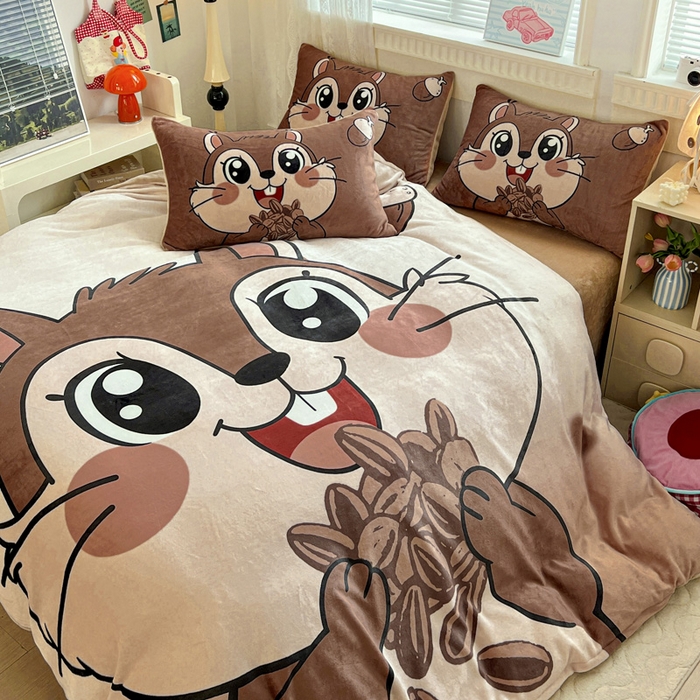 91家纺网 家纺一手货源 找家纺 喜梦缘 2025年新款大版小版卡通牛奶绒四件套 松鼠宝宝