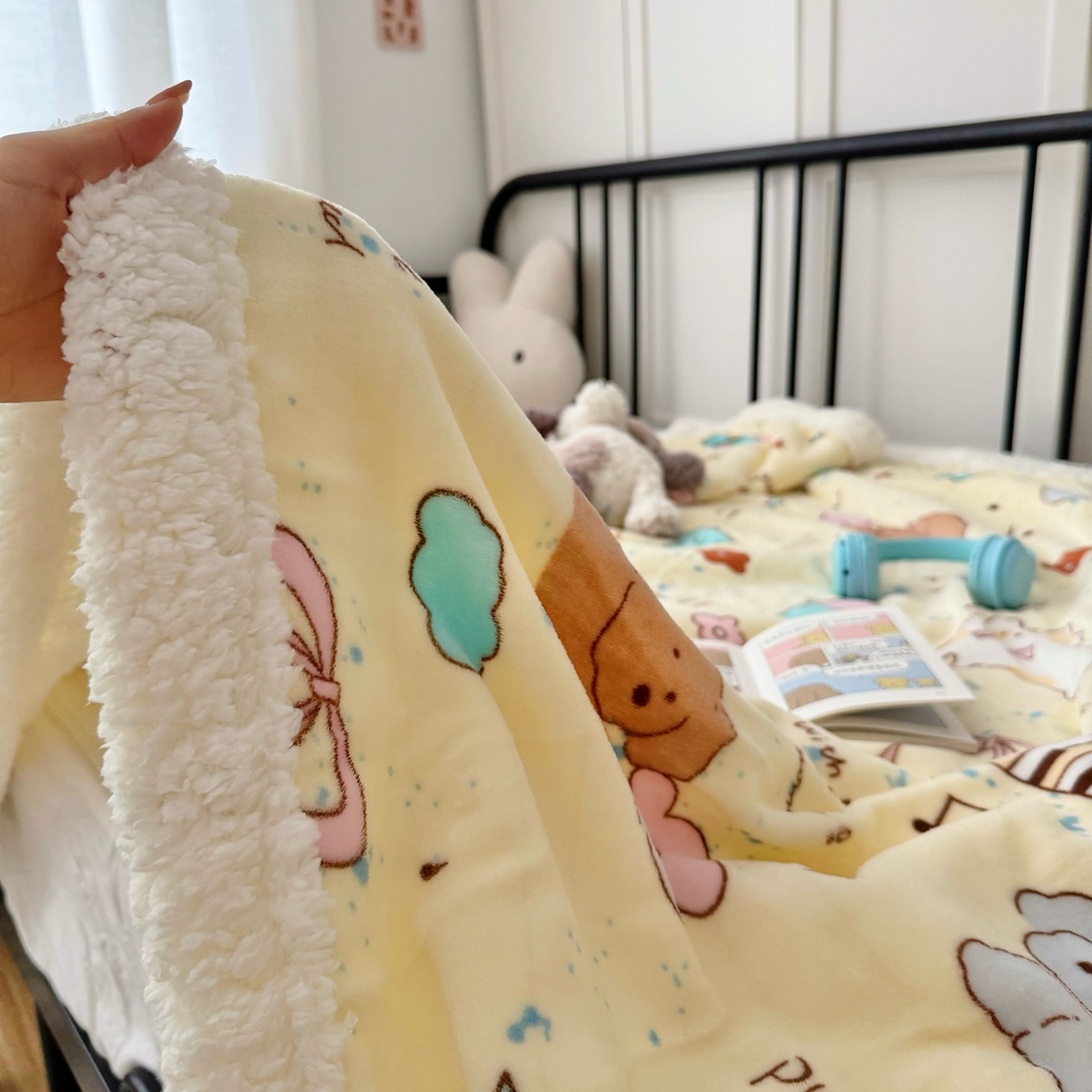 91家纺网 家纺一手货源 找家纺 航途席业 2025新款200g牛奶绒羊羔绒毛毯 可爱狗