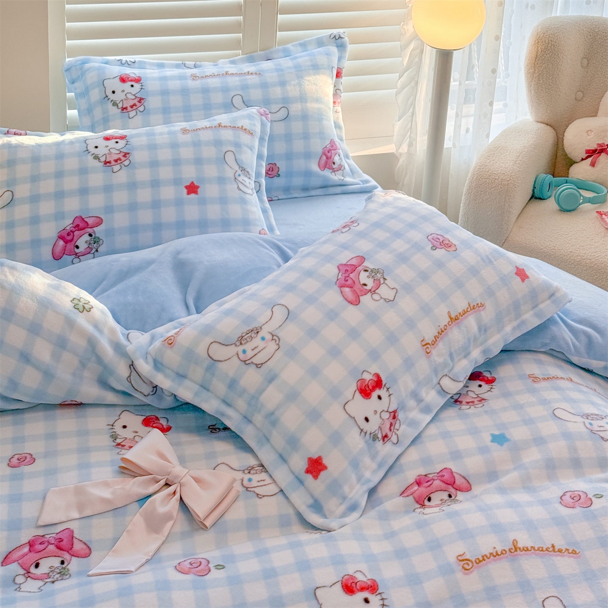 91家纺网 家纺一手货源 找家纺 名兮家居 2025新款经典奥特曼-三丽鸥高克重牛奶绒四件套 蓝格萌宠