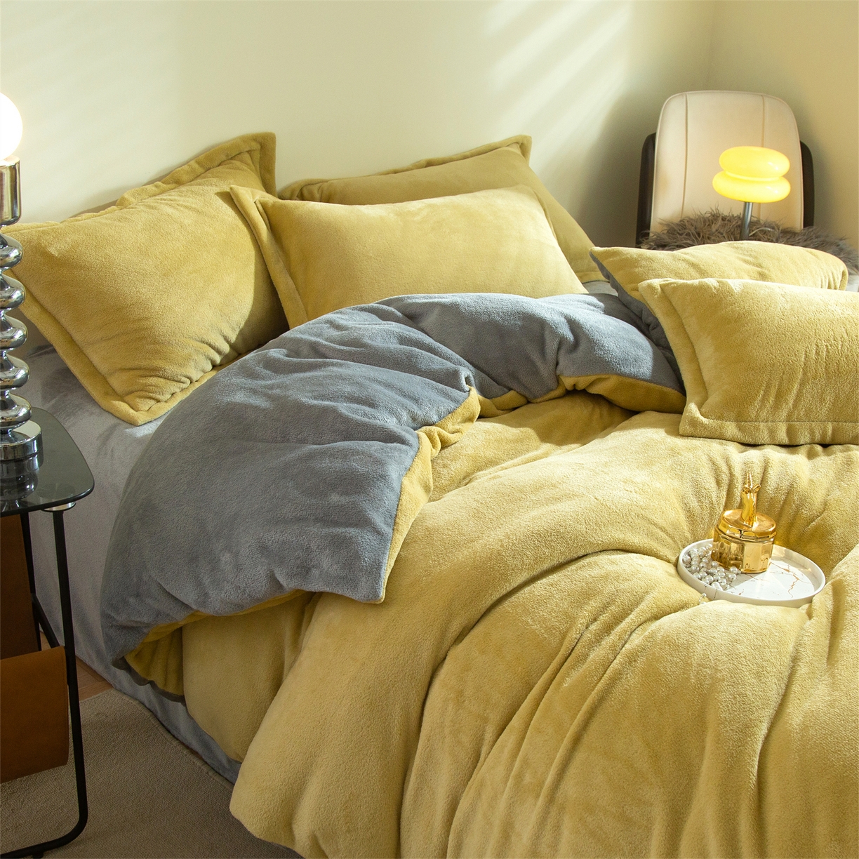 91家纺网 家纺一手货源 找家纺 兰紫橙家纺 2025新款双面绒纯色双拼牛奶绒四件套 奶油黄+浅灰