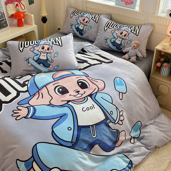 91家纺网 家纺一手货源 找家纺 喜梦缘 2025年新款大版小版卡通牛奶绒四件套 小酷仔