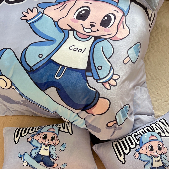 91家纺网 家纺一手货源 找家纺 喜梦缘 2025年新款大版小版卡通牛奶绒四件套 小酷仔