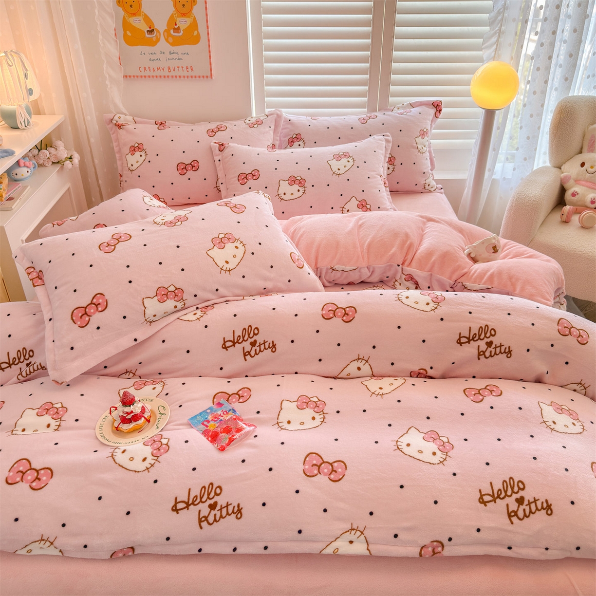 91家纺网 家纺一手货源 找家纺 名兮家居 2025新款经典奥特曼-三丽鸥高克重牛奶绒四件套 美美kt