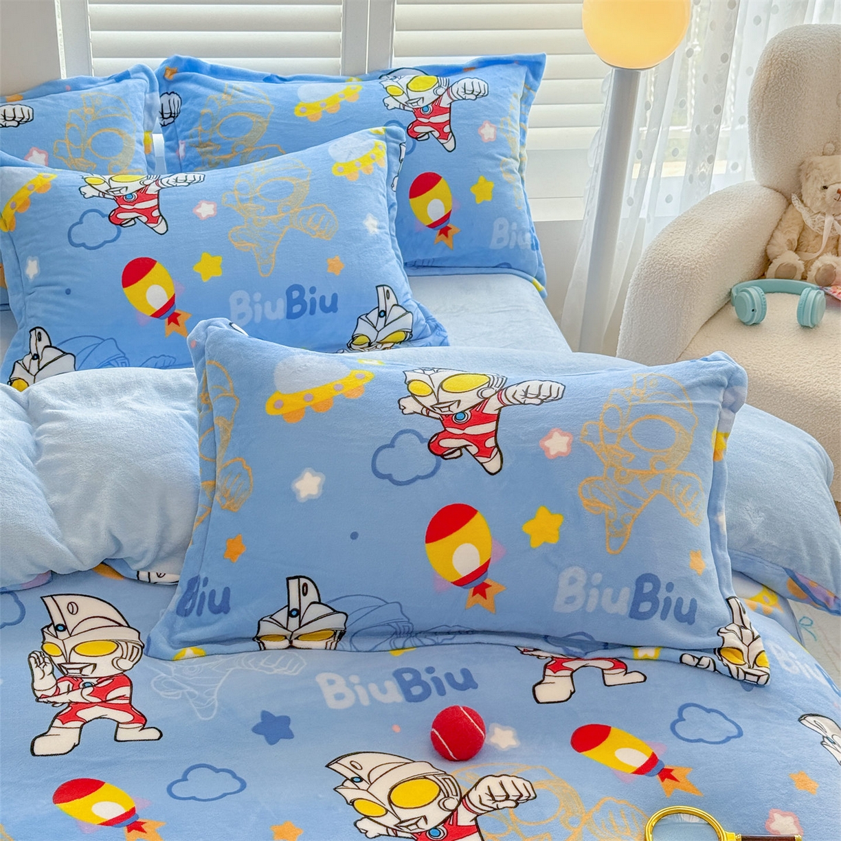 91家纺网 家纺一手货源 找家纺 名兮家居 2025新款经典奥特曼-三丽鸥高克重牛奶绒四件套 闪电艾斯