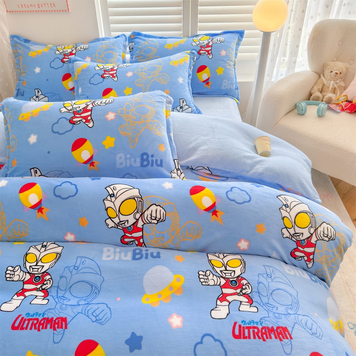 91家纺网 家纺一手货源 找家纺 名兮家居 2025新款经典奥特曼-三丽鸥高克重牛奶绒四件套 闪电艾斯