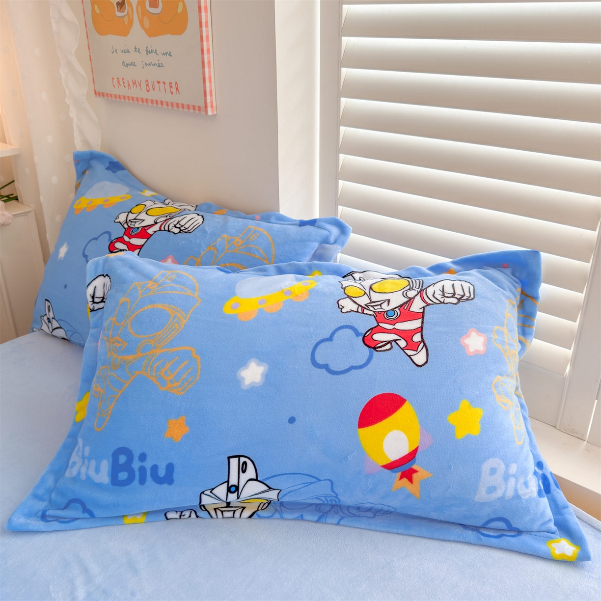 91家纺网 家纺一手货源 找家纺 名兮家居 2025新款经典奥特曼-三丽鸥高克重牛奶绒四件套 闪电艾斯