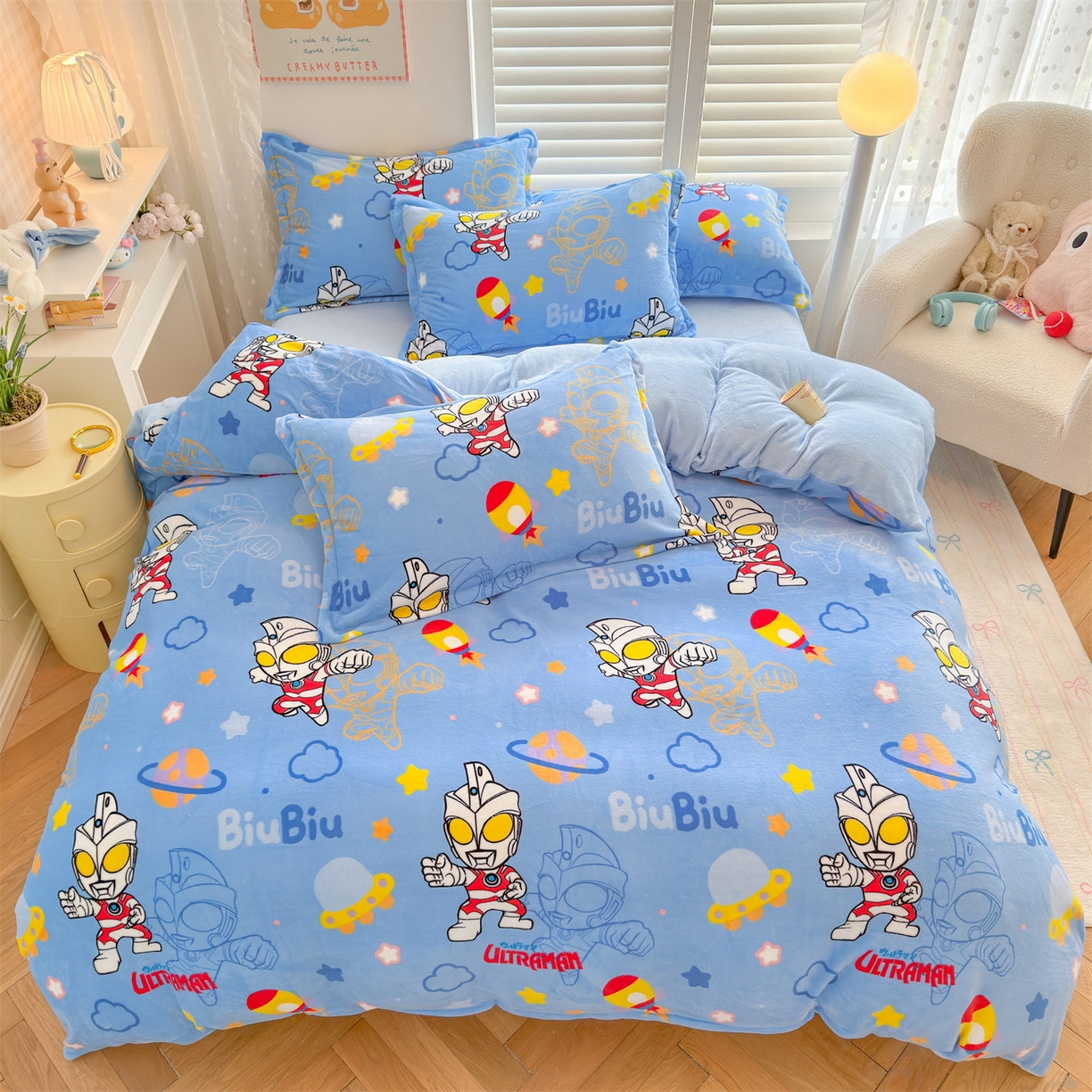 91家纺网 家纺一手货源 找家纺 名兮家居 2025新款经典奥特曼-三丽鸥高克重牛奶绒四件套 闪电艾斯