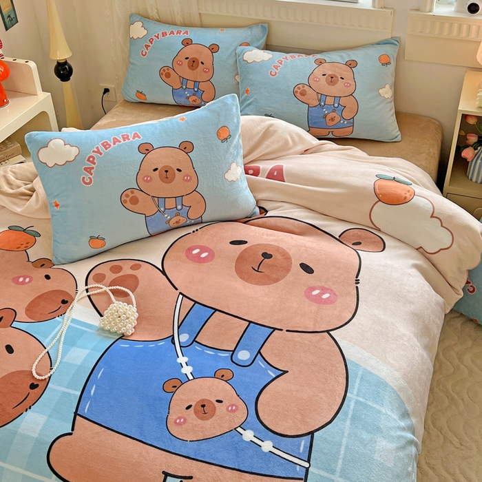 91家纺网 家纺一手货源 找家纺 喜梦缘 2025年新款大版小版卡通牛奶绒四件套 小獭宝