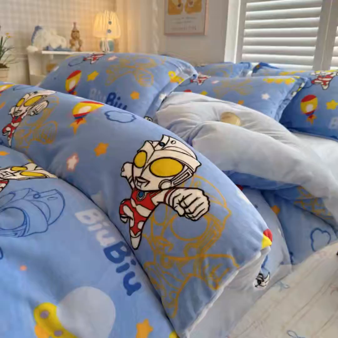 91家纺网 家纺一手货源 找家纺 名兮家居 2025新款经典奥特曼-三丽鸥高克重牛奶绒四件套 闪电艾斯