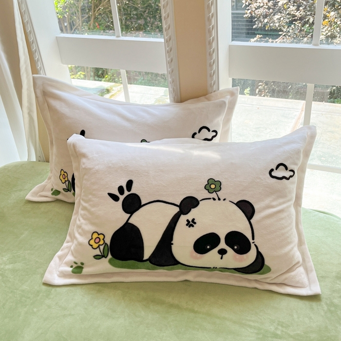 91家纺网 家纺一手货源 找家纺 喜梦缘 2025年新款大版小版卡通牛奶绒四件套 熊猫宝宝