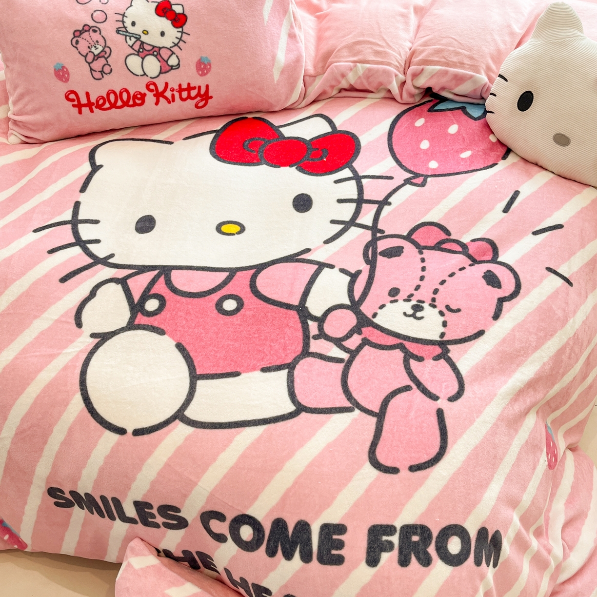 91家纺网 家纺一手货源 找家纺 （总）金爱家 2025新品正版三丽鸥授权大版卡通平网数码印花加厚高克重牛奶绒系列四件套