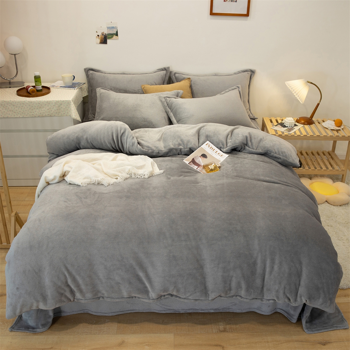 91家纺网 家纺一手货源 找家纺 兰紫橙家纺 2025新款双面绒纯色双拼牛奶绒四件套 浅灰