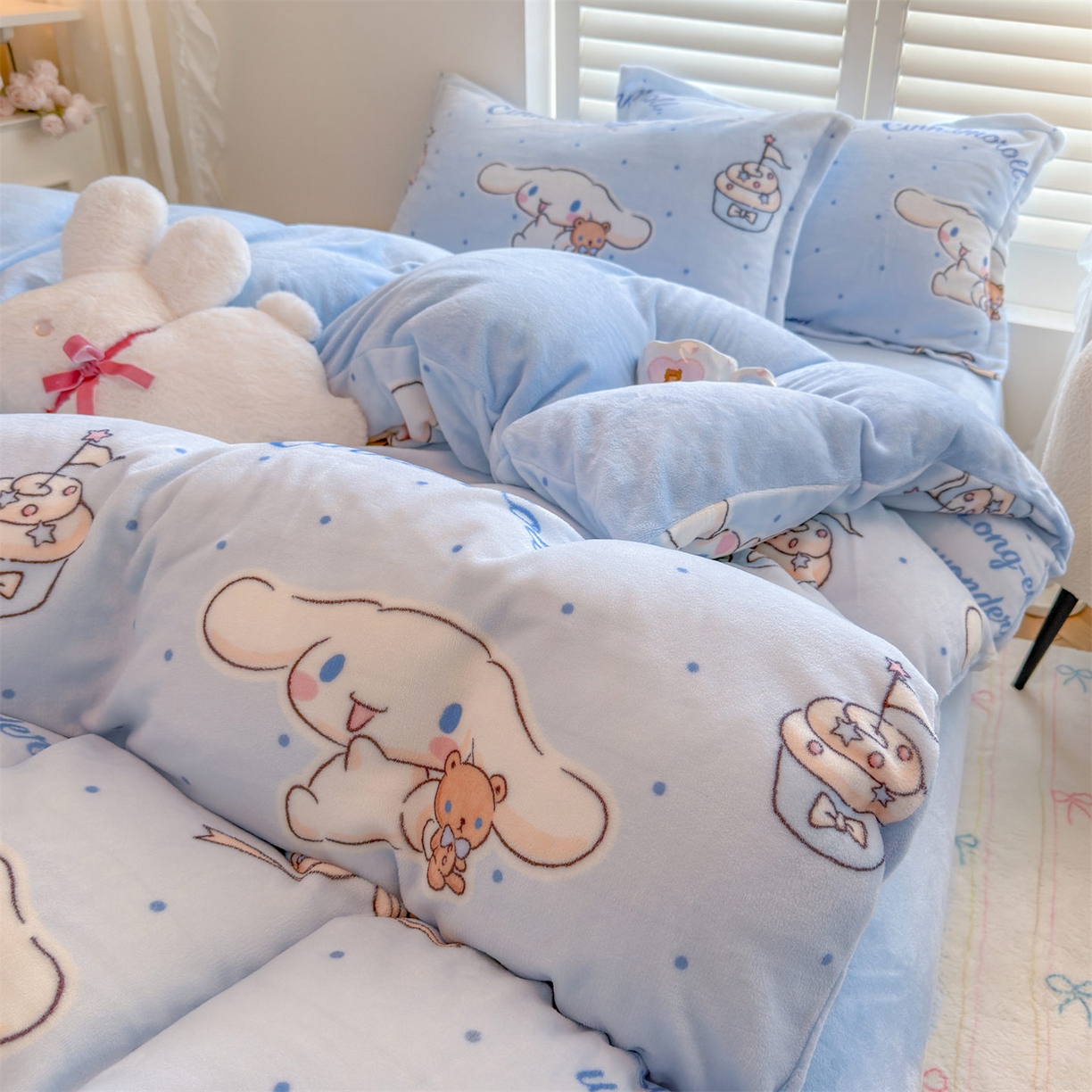 91家纺网 家纺一手货源 找家纺 名兮家居 2025新款经典奥特曼-三丽鸥高克重牛奶绒四件套 甜品大耳狗