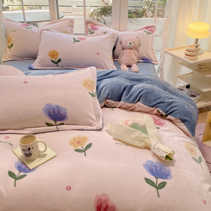 91家纺网 家纺一手货源 找家纺 喜梦缘 2025年新款大版小版卡通牛奶绒四件套 郁金香