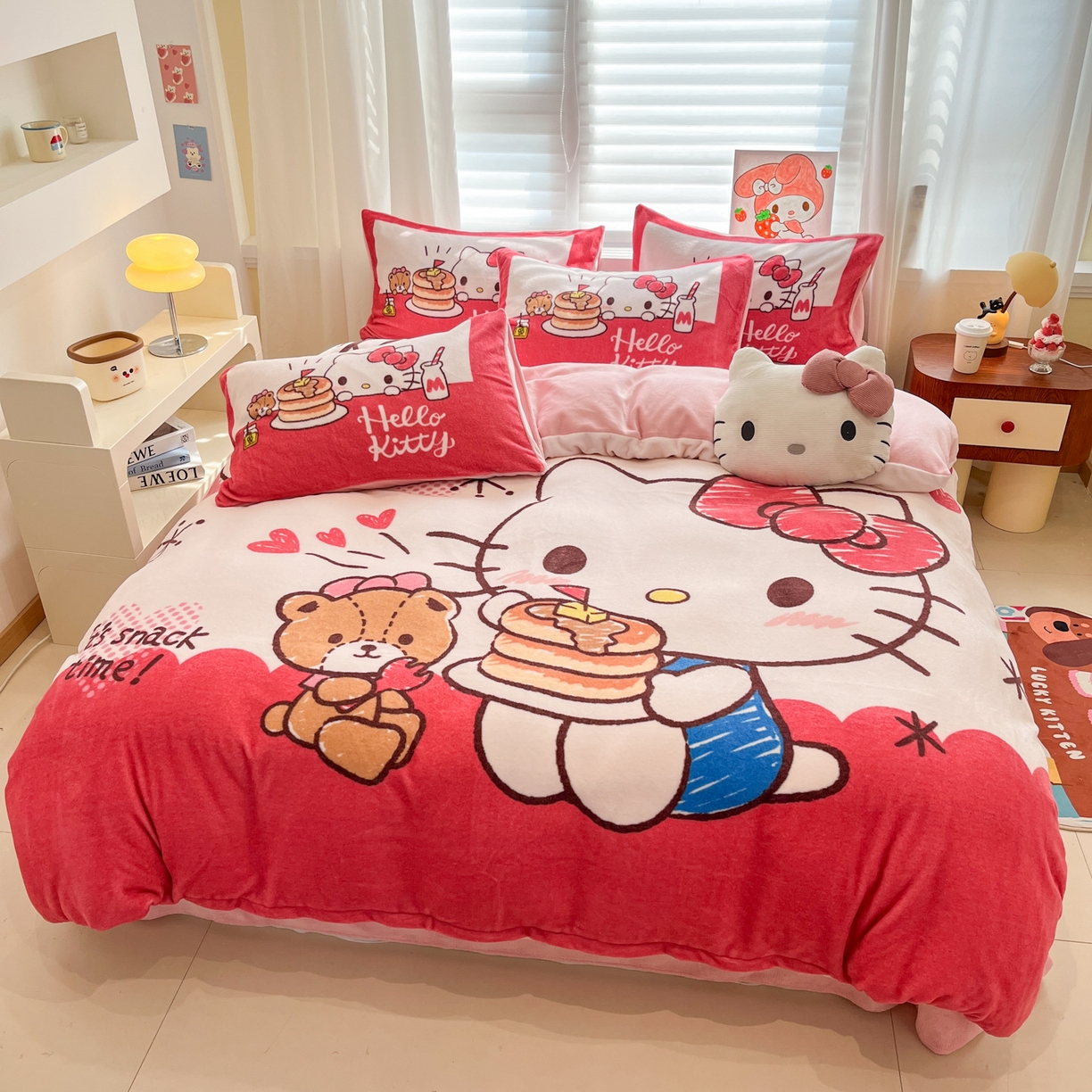 91家纺网 家纺一手货源 找家纺 金爱家 2025新品正版三丽鸥授权大版卡通平网数码印花加厚高克重牛奶绒系列四件套 绒大版-蛋糕kt