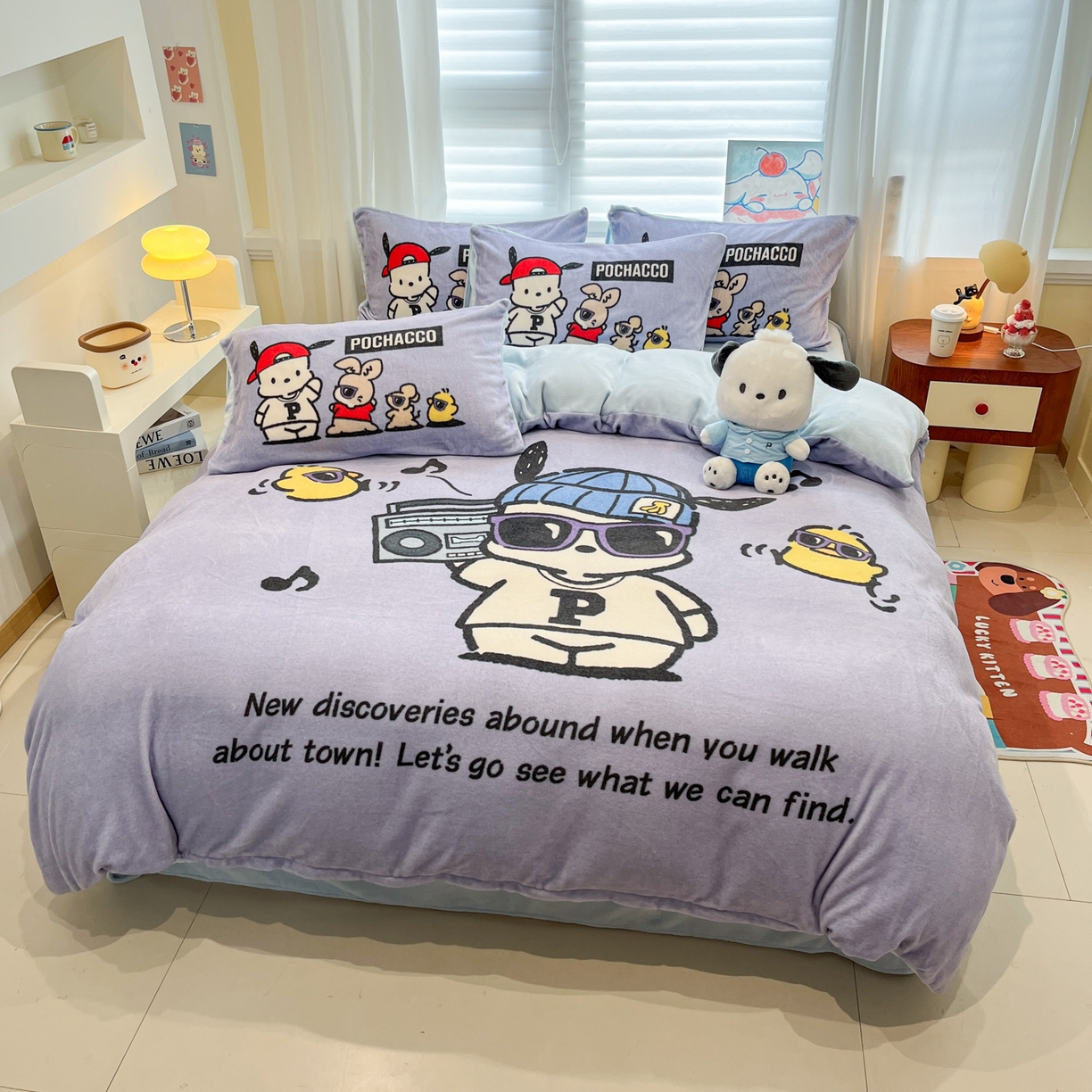 91家纺网 家纺一手货源 找家纺 金爱家 2025新品正版三丽鸥授权大版卡通平网数码印花加厚高克重牛奶绒系列四件套 绒大版-眼睛酷酷狗