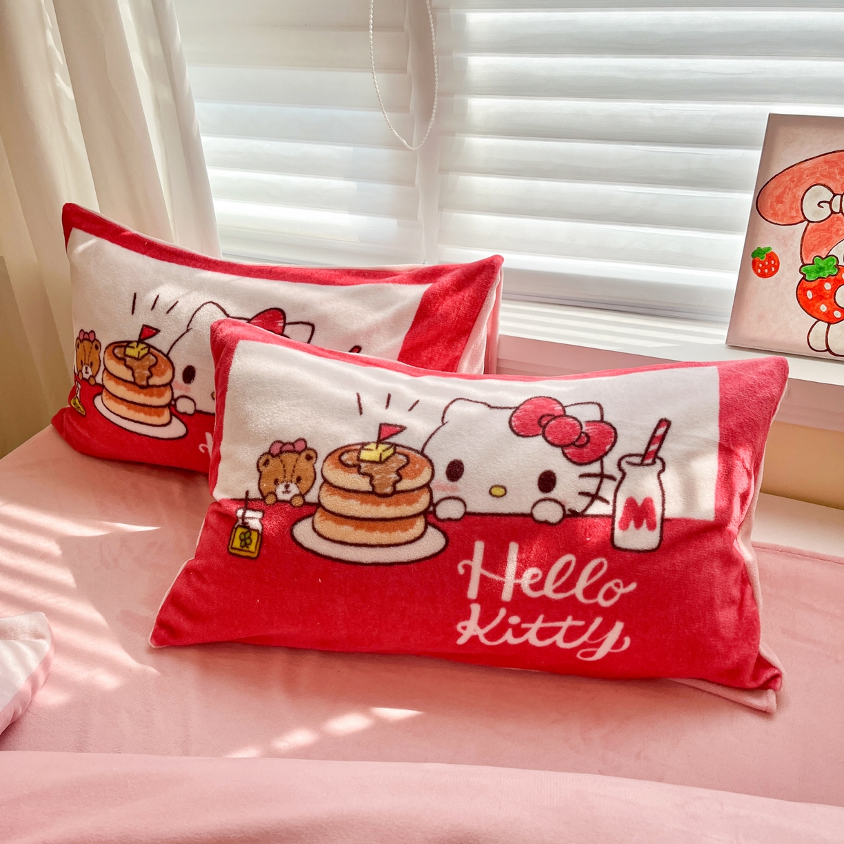 91家纺网 家纺一手货源 找家纺 金爱家 2025新品正版三丽鸥授权大版卡通平网数码印花加厚高克重牛奶绒系列四件套 绒大版-蛋糕kt