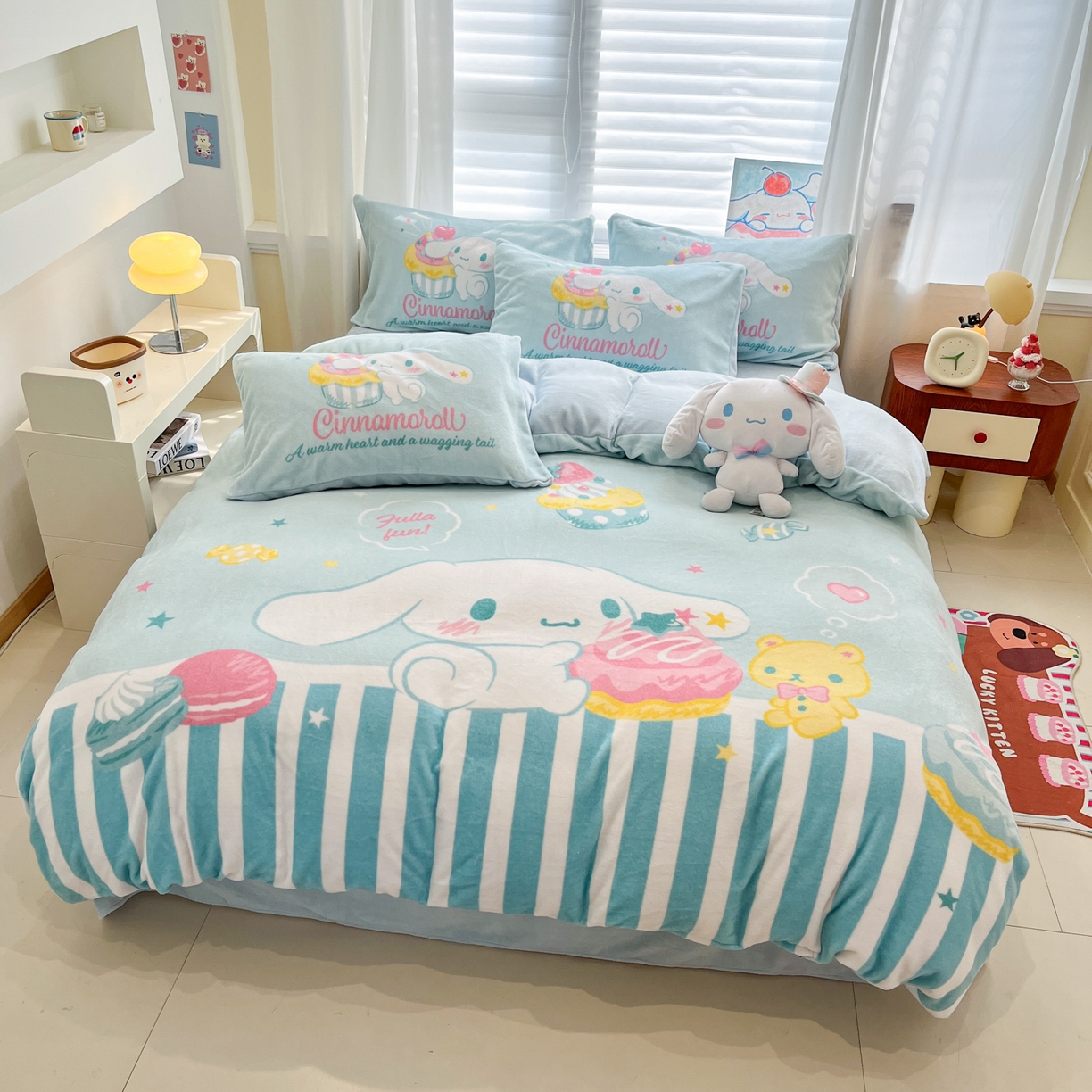 91家纺网 家纺一手货源 找家纺 金爱家 2025新品正版三丽鸥授权大版卡通平网数码印花加厚高克重牛奶绒系列四件套 绒大版-蛋糕大耳狗