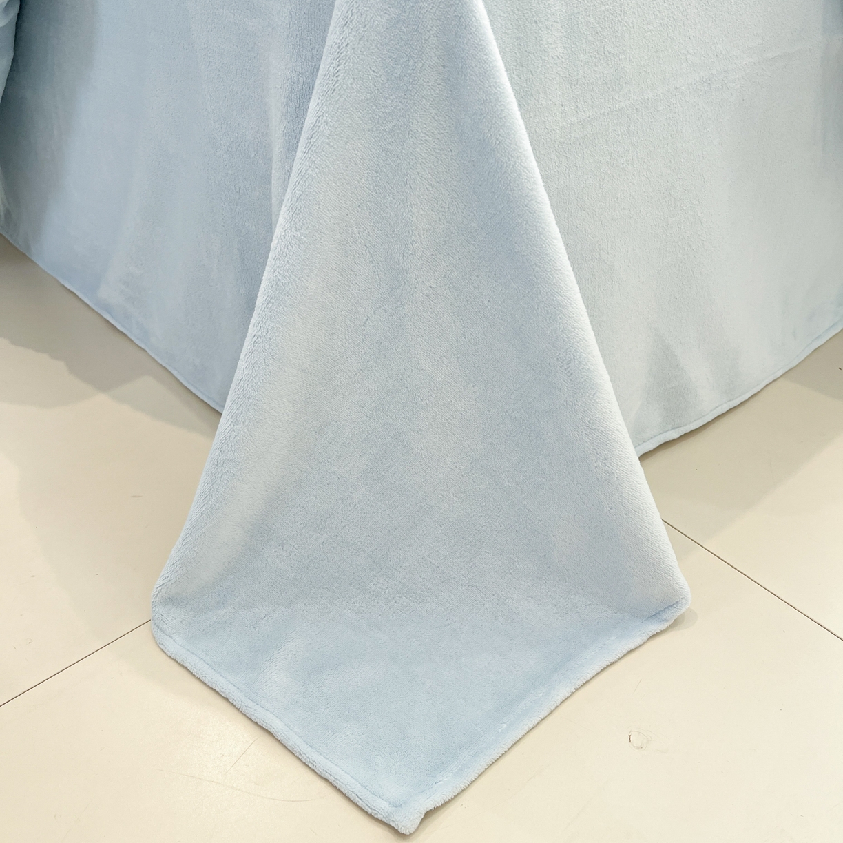 91家纺网 家纺一手货源 找家纺 金爱家 2025新品正版三丽鸥授权大版卡通平网数码印花加厚高克重牛奶绒系列四件套 绒大版-蛋糕大耳狗