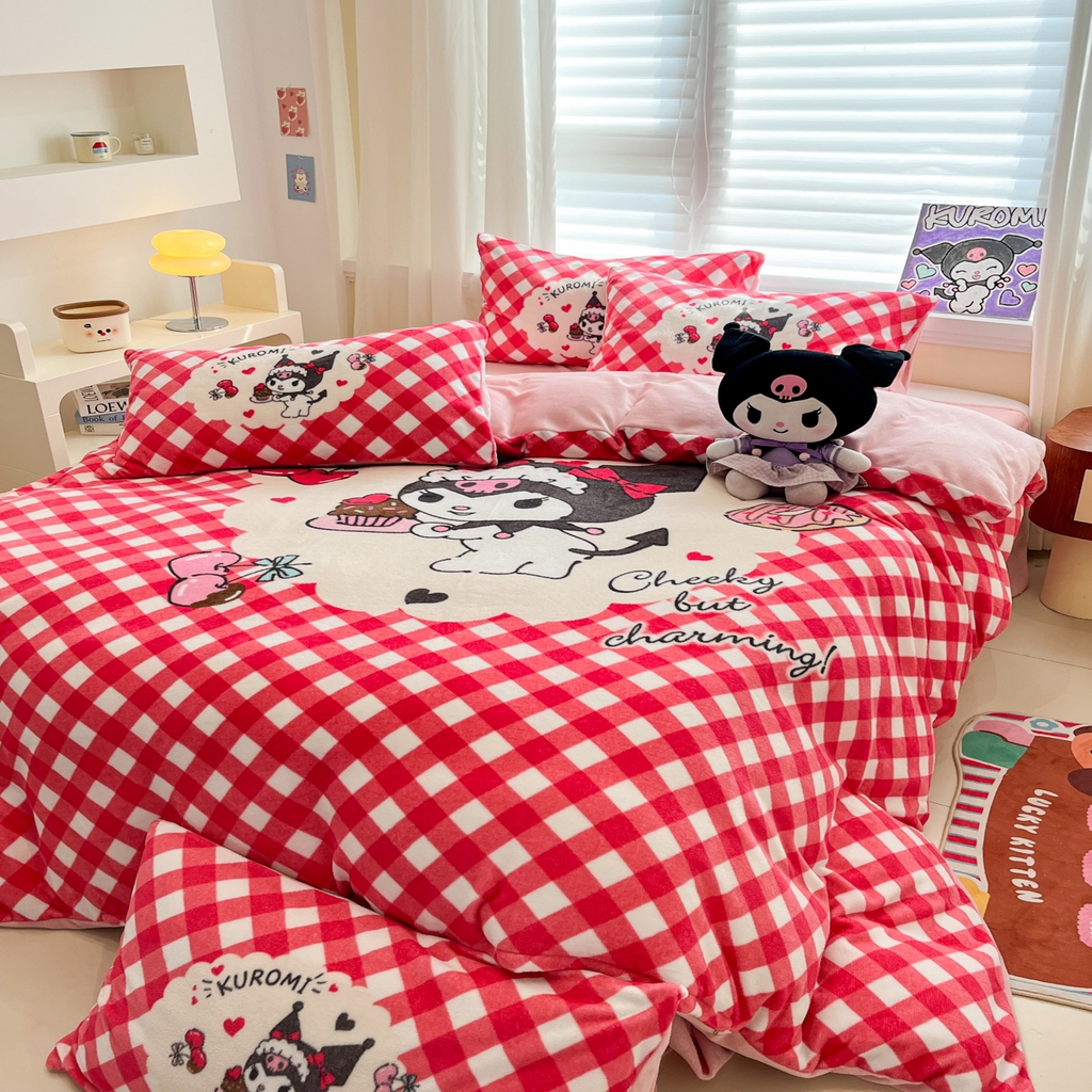 91家纺网 家纺一手货源 找家纺 金爱家 2025新品正版三丽鸥授权大版卡通平网数码印花加厚高克重牛奶绒系列四件套 绒大版-蛋糕库洛米