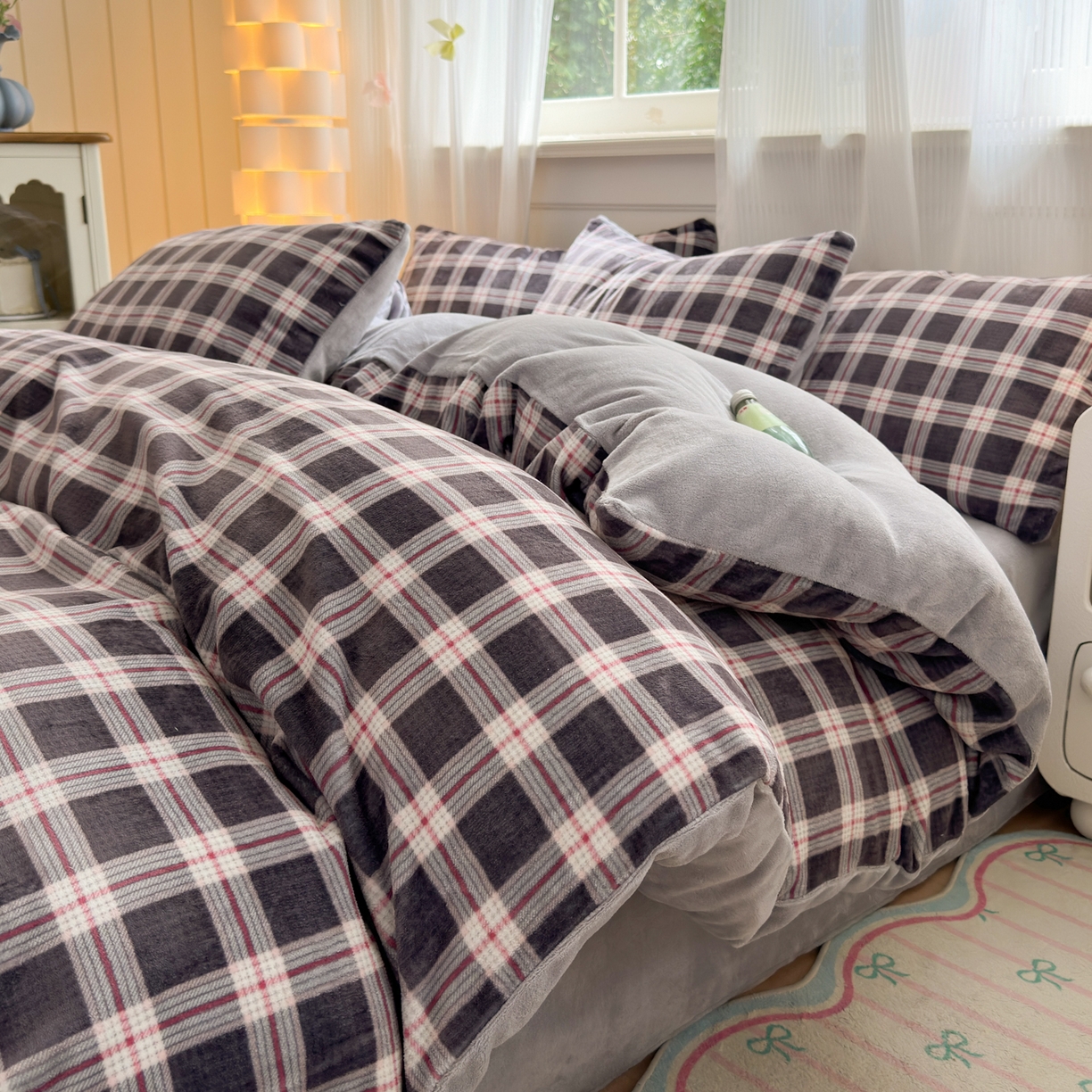 91家纺网 家纺一手货源 找家纺 （总）德比尔斯 2025新款暗合印花牛奶绒四件套