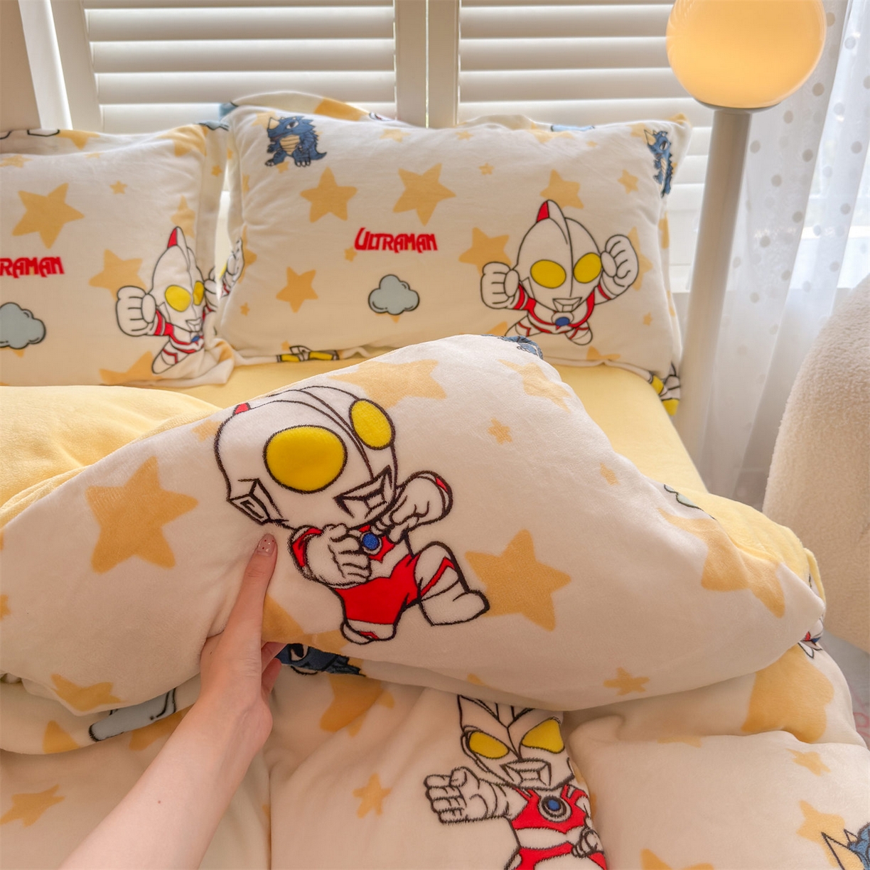 91家纺网 家纺一手货源 找家纺 名兮家居 2025新款经典奥特曼-三丽鸥高克重牛奶绒四件套 星空战士