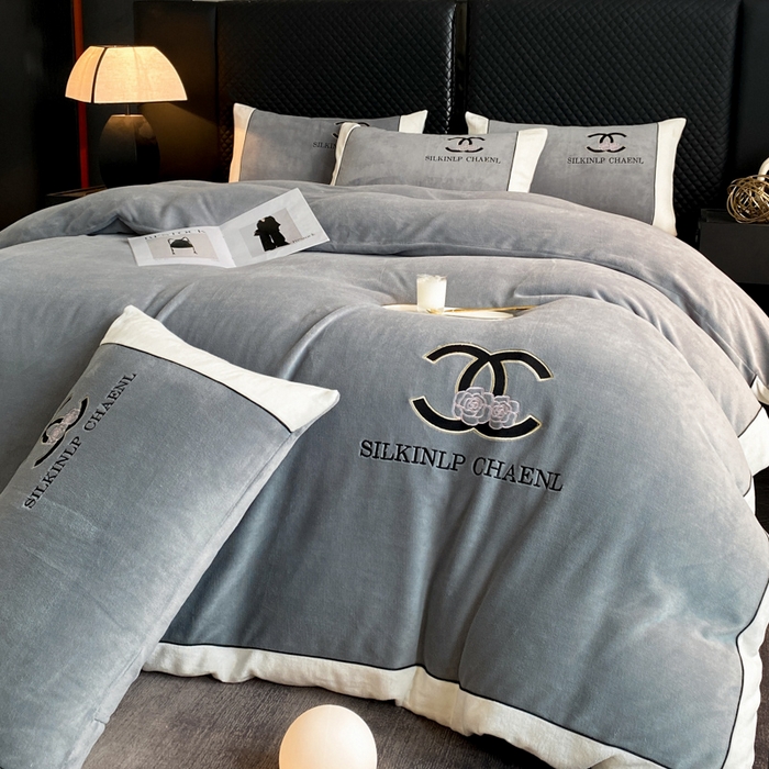 91家纺网 家纺一手货源 找家纺 （总）绒世界 2025秋冬小香风香奈系列牛奶绒四件套