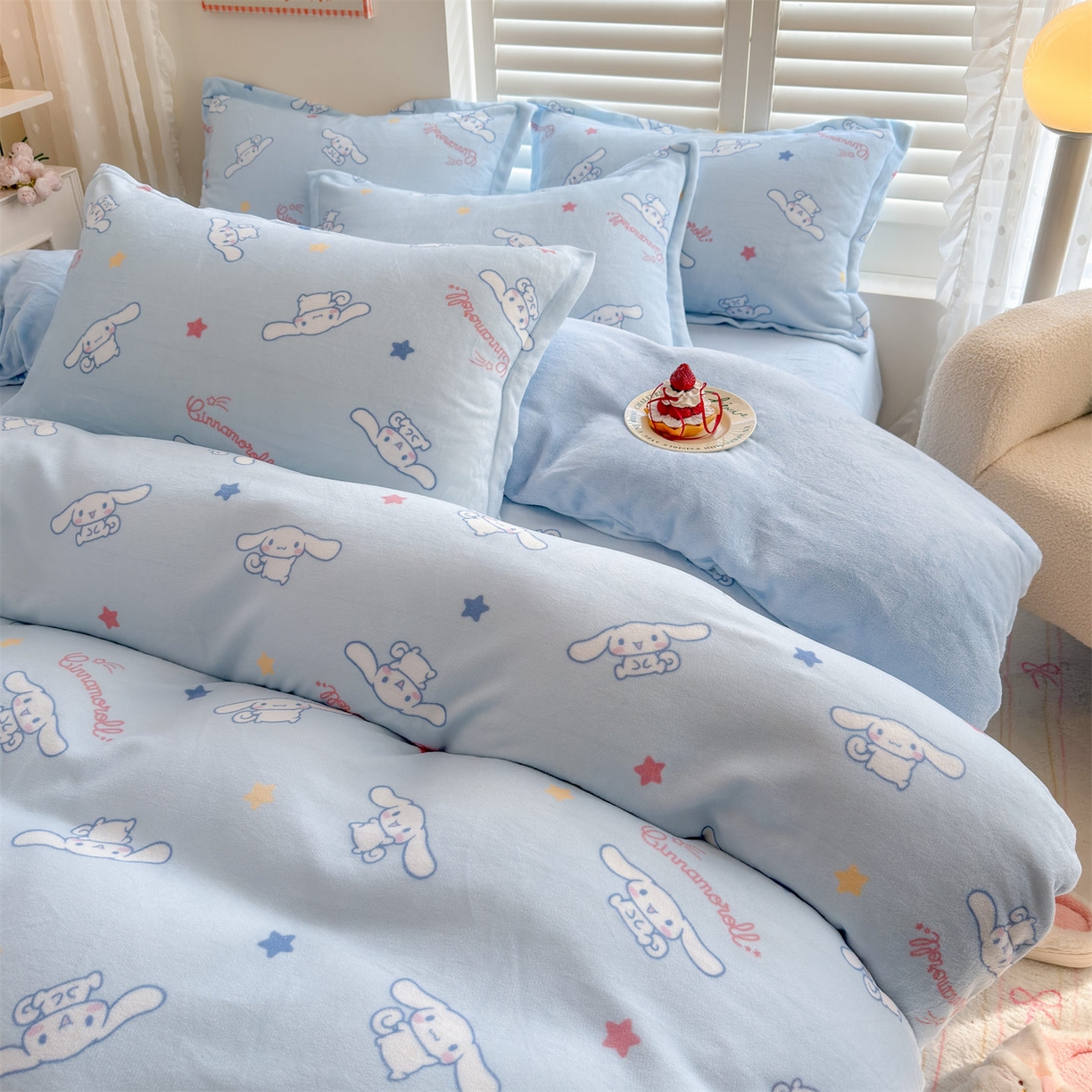 91家纺网 家纺一手货源 找家纺 名兮家居 2025新款经典奥特曼-三丽鸥高克重牛奶绒四件套 星星大耳狗