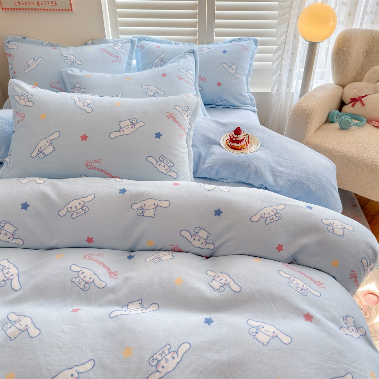 91家纺网 家纺一手货源 找家纺 名兮家居 2025新款经典奥特曼-三丽鸥高克重牛奶绒四件套 星星大耳狗