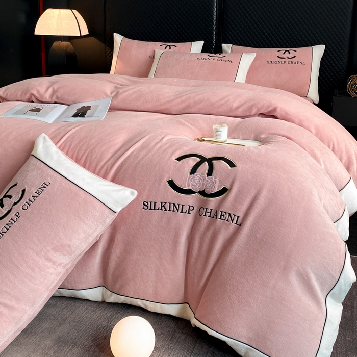 91家纺网 家纺一手货源 找家纺 （总）丝印良品 2025秋冬小香风香奈系列牛奶绒四件套