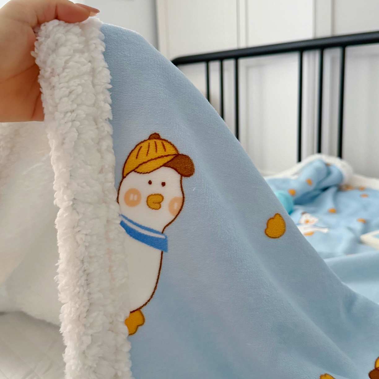 91家纺网 家纺一手货源 找家纺 航途席业 2025新款200g牛奶绒羊羔绒毛毯 蓝鸭子