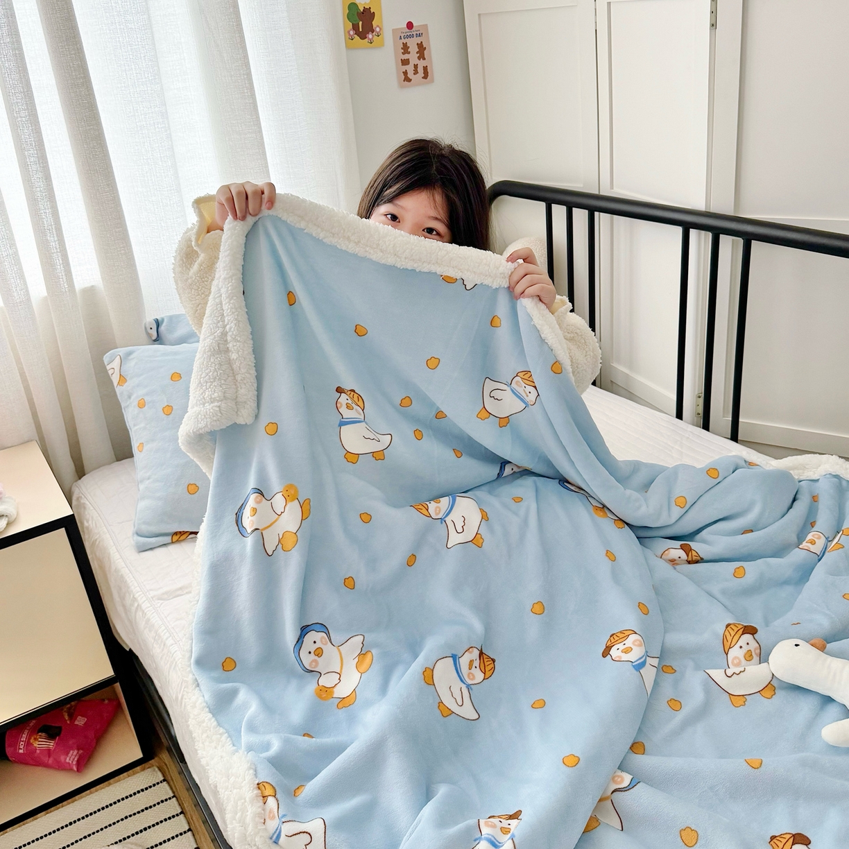 91家纺网 家纺一手货源 找家纺 航途席业 2025新款200g牛奶绒羊羔绒毛毯 蓝鸭子