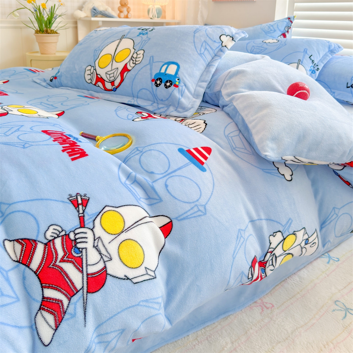 91家纺网 家纺一手货源 找家纺 名兮家居 2025新款经典奥特曼-三丽鸥高克重牛奶绒四件套 云朵奥特曼