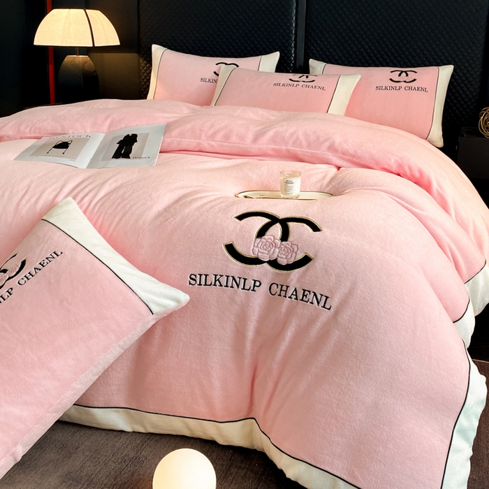 91家纺网 家纺一手货源 找家纺 （总）欧冠 2025秋冬小香风香奈系列牛奶绒四件套