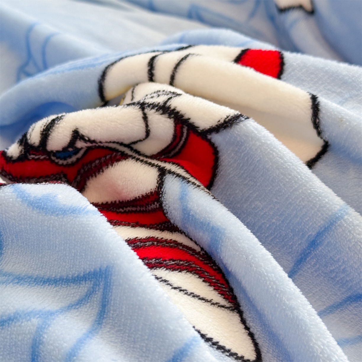 91家纺网 家纺一手货源 找家纺 名兮家居 2025新款经典奥特曼-三丽鸥高克重牛奶绒四件套 云朵奥特曼