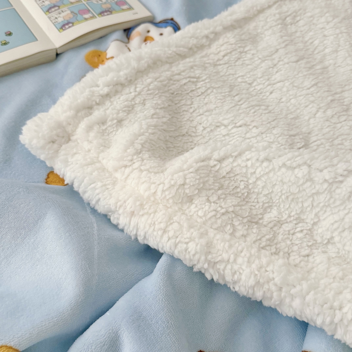 91家纺网 家纺一手货源 找家纺 航途席业 2025新款200g牛奶绒羊羔绒毛毯 蓝鸭子
