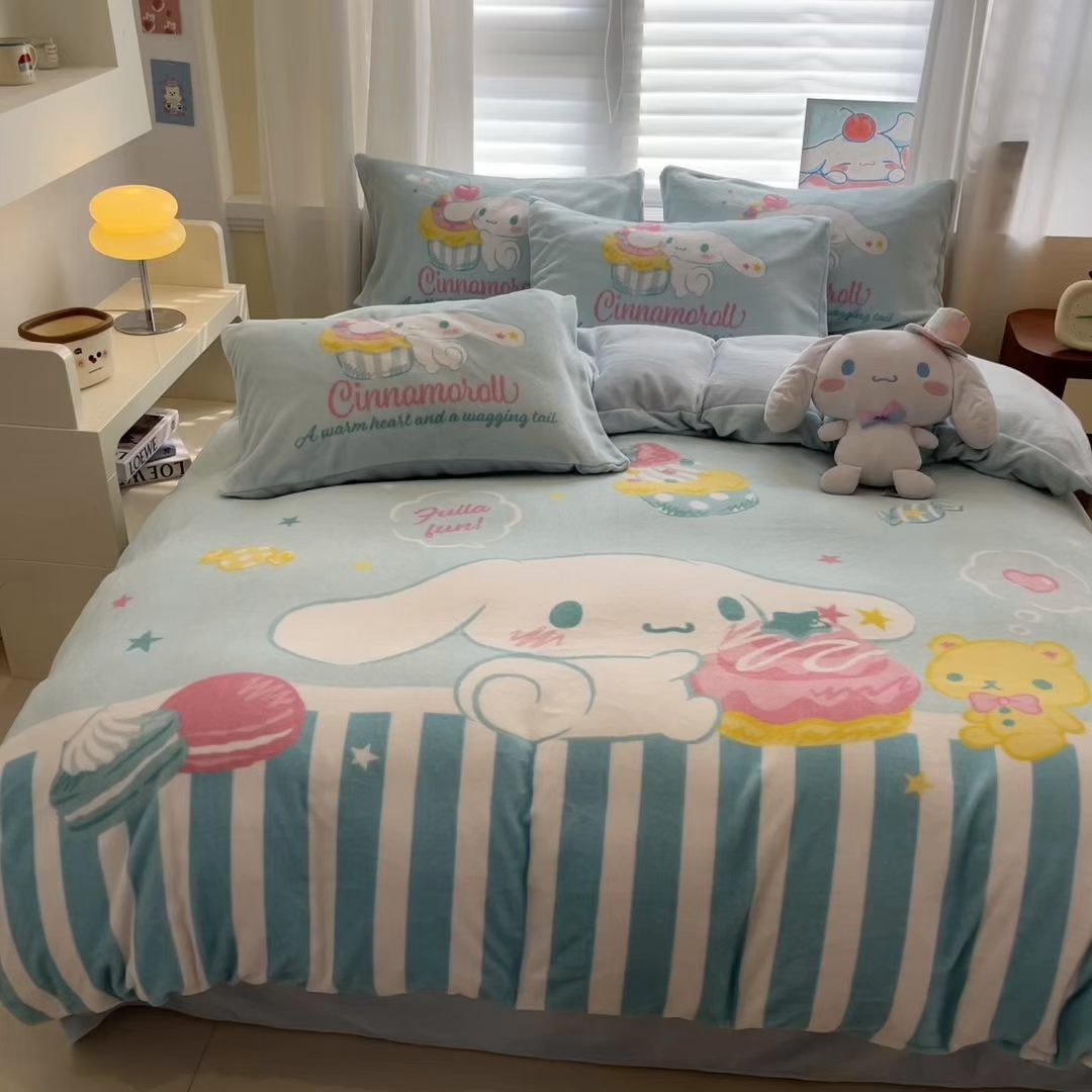 91家纺网 家纺一手货源 找家纺 金爱家 2025新品正版三丽鸥授权大版卡通平网数码印花加厚高克重牛奶绒系列四件套 绒大版-蛋糕大耳狗