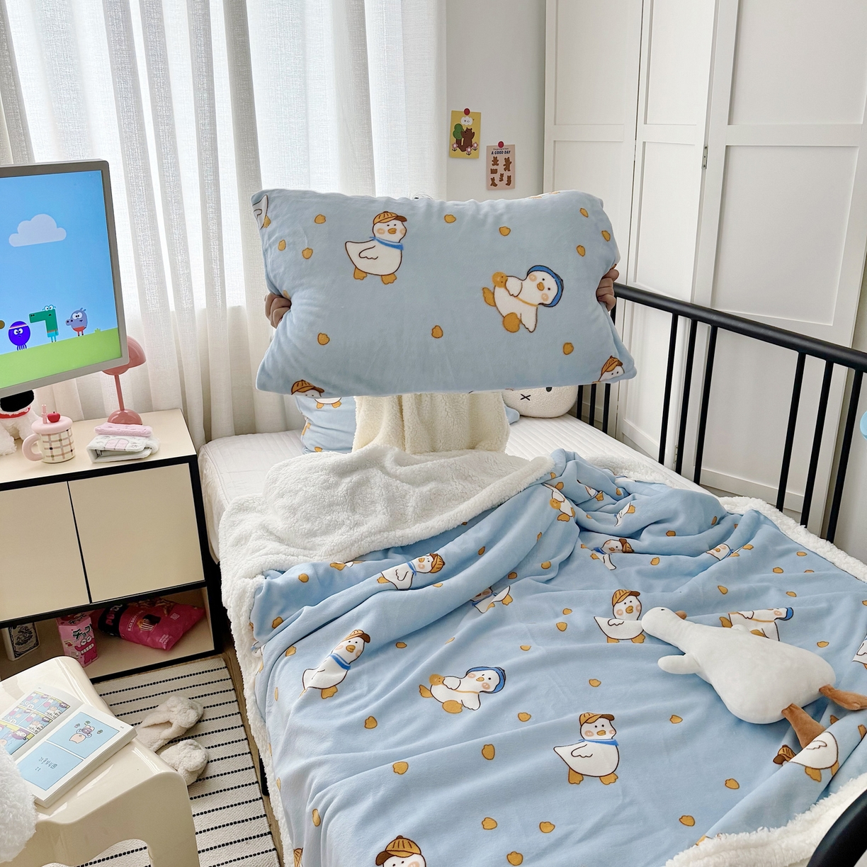 91家纺网 家纺一手货源 找家纺 航途席业 2025新款200g牛奶绒羊羔绒毛毯 蓝鸭子