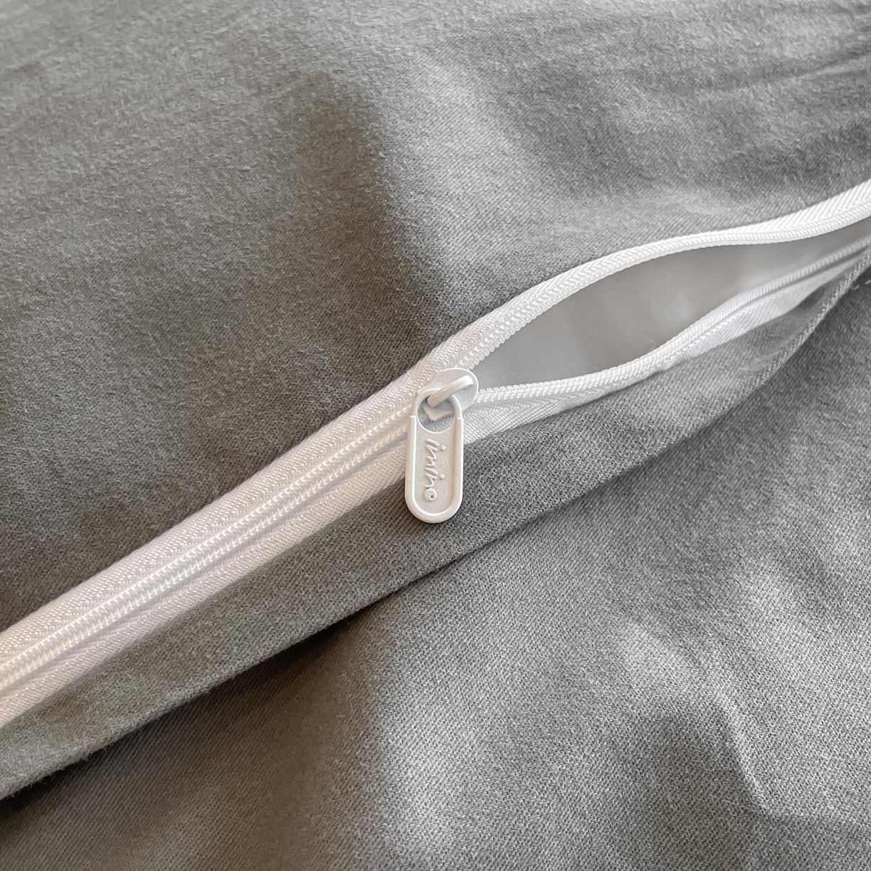 91家纺网 家纺一手货源 找家纺 涵宸家纺 2025新款全棉磨毛色织提花四件套 碧舟-灰