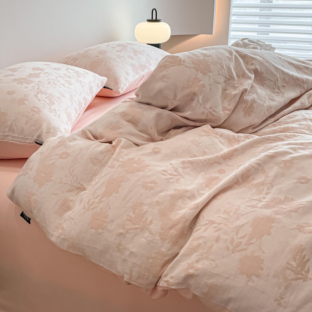 91家纺网 家纺一手货源 找家纺 涵宸家纺 2025新款全棉磨毛色织提花四件套 墨菡-粉