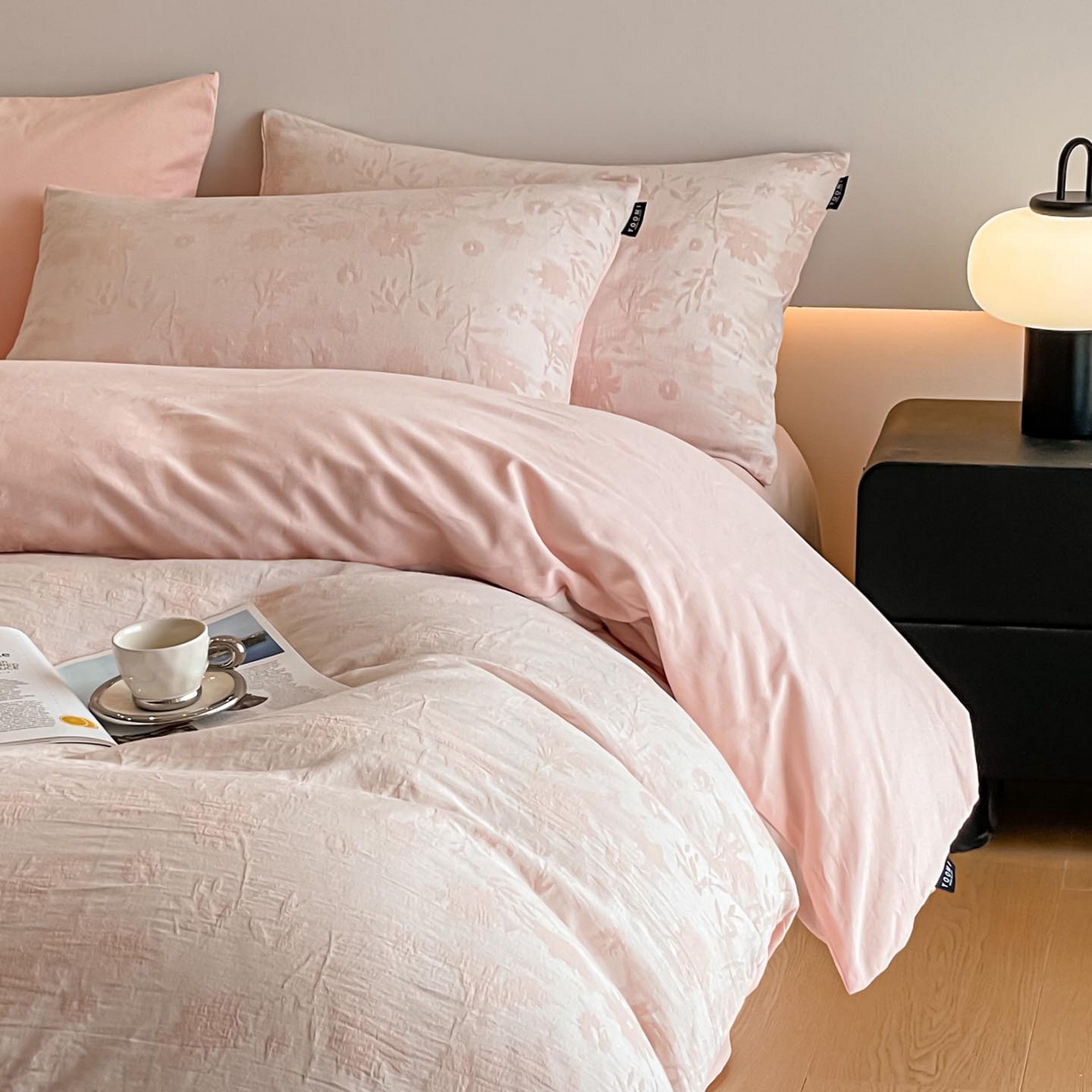 91家纺网 家纺一手货源 找家纺 涵宸家纺 2025新款全棉磨毛色织提花四件套 墨菡-粉