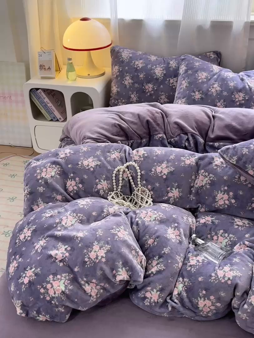 91家纺网 家纺一手货源 找家纺 （总）德比尔斯 2025新款暗合印花牛奶绒四件套