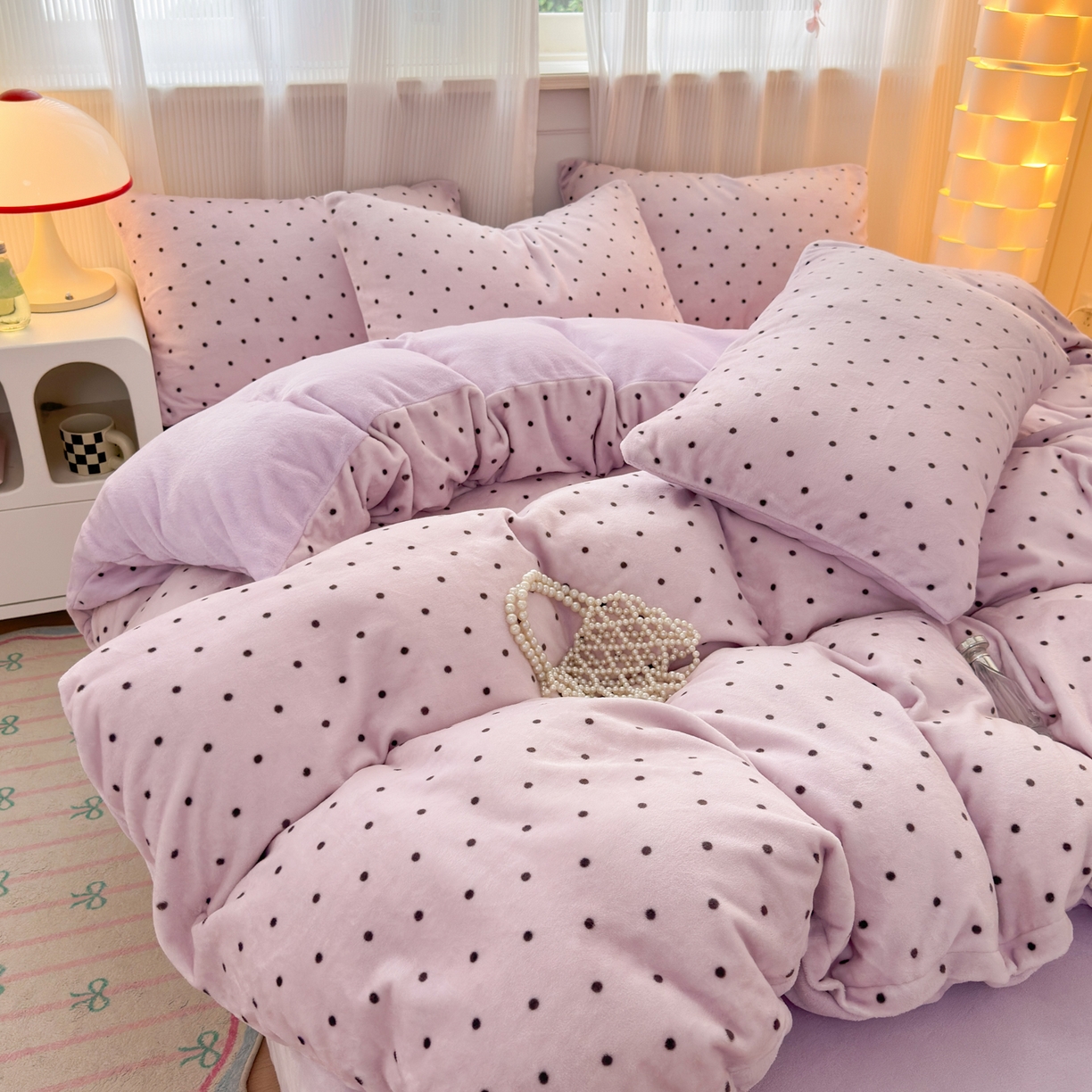 91家纺网 家纺一手货源 找家纺 德比尔斯 2025新款暗合印花牛奶绒四件套 波点-紫