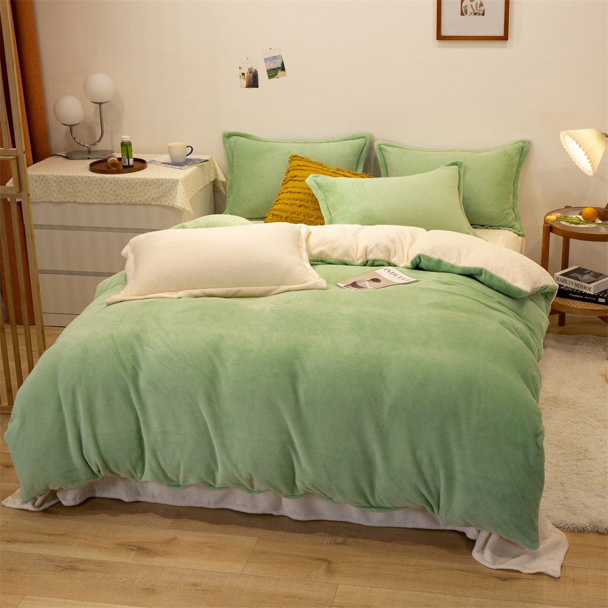 91家纺网 家纺一手货源 找家纺 兰紫橙家纺 2025新款双面绒纯色双拼牛奶绒四件套 浅绿+米白