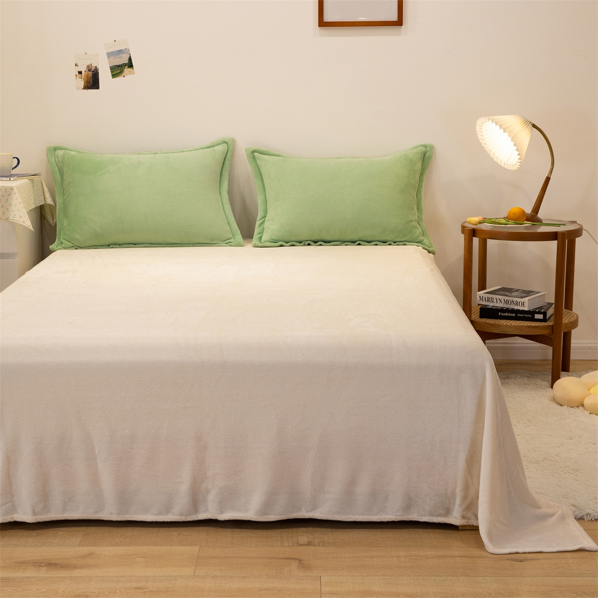 91家纺网 家纺一手货源 找家纺 兰紫橙家纺 2025新款双面绒纯色双拼牛奶绒四件套 浅绿+米白